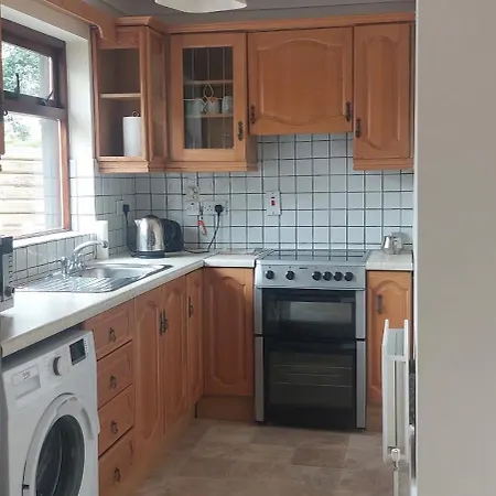 Апартаменты 0ne Bed House On Private Road